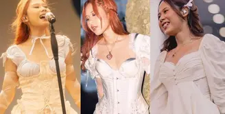 Lihat di sini beberapa dress vintage berwarna putih pilihan Nadin Amizah untuk manggung.
