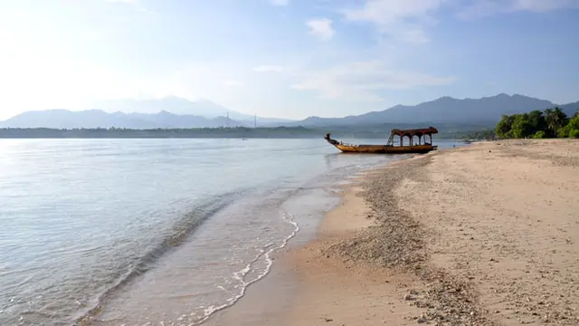 Daftar Pantai di Indonesia yang Masih Perawan