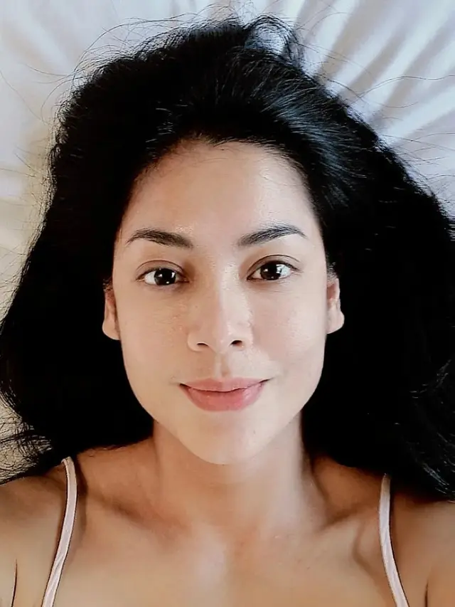 Pose-Pose Selfie Lulu Tobing Tanpa Make Up, Cantik Natural