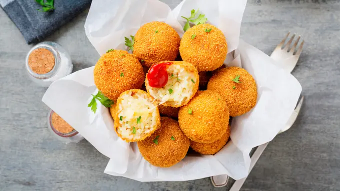 arancini keju bola nasi goreng