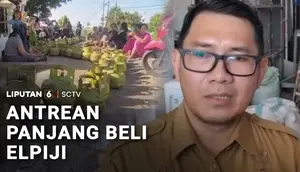 Antrean Panjang Beli Elpiji