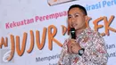 Bupati Batang, Yoyok Riyo Sudibyo memberi keterangan saat seminar Kekuatan Perempuan Inspirasi Perubahan di Jakarta, Sabtu (23/4/2016). Diskusi ini bagian peringatan 2 tahun gerakan Saya Perempuan Anti Korupsi. (Liputan6.com/Helmi Fithriansyah)