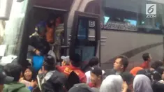Kecelakaan bus di tanjakan emen, subang menyebabkan 27 orang tewas. Puluhan lainnya luka-luka.