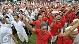 Ditjen Pas mengadakan kegiatan menyanyikan lagu nasional "Hari Merdeka" secara serentak oleh 150 ribu peserta. Kegiatan itu dilakukan untuk menyambut HUT RI ke-71, Jakarta, Senin (15/8).  (Liputan6.com/Yoppy Renato)