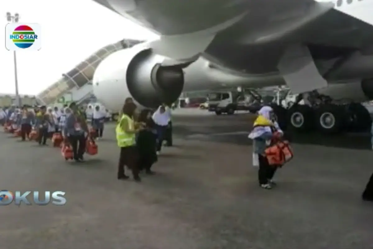 Landasan Bandara Halim Terkelupas, Calhaj Berangkat dari SoettaTV