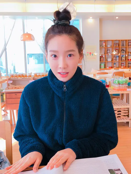 Seperti diketahui, Taeyeon sebelumnya merilis album pertama bertajuk My Voice, dua mini album yaitu I and Why, dan yang terakhir adalah album spesial berjudul This Christmas: Winter Is Coming. (Foto: instagram.com/taeyeon_ss)