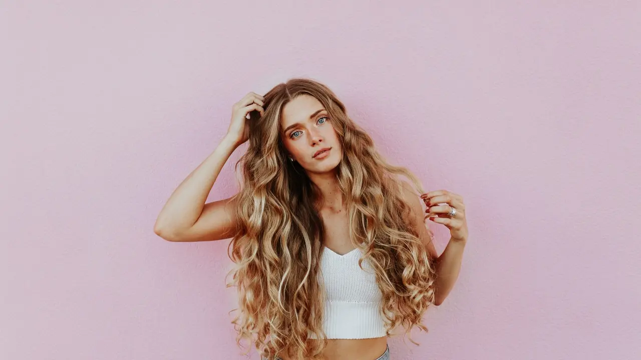 Jadikan Rambut Keriting Sempurna dengan Cara Ini