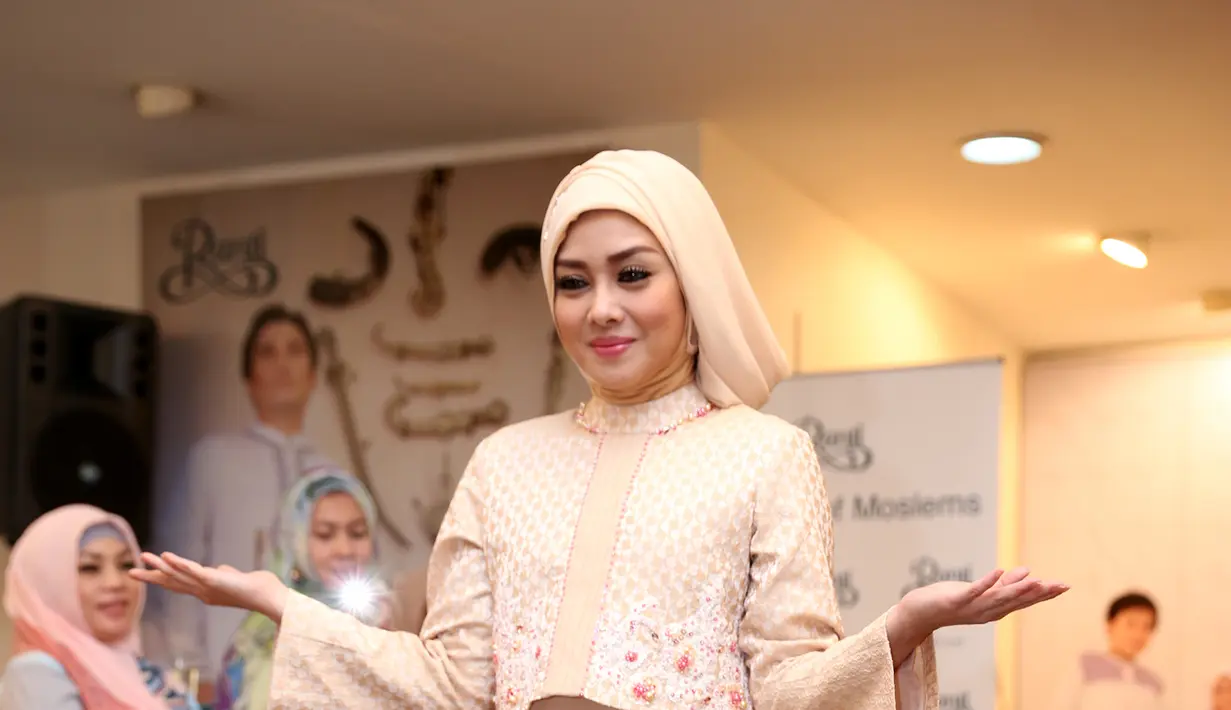 Cantik tak harus buka-bukaan. Itulah yang kini telah disadari oleh Terry Putri (Wimbarsana/Bintang.com)