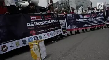 Demonstrasi mendukung Rohingya masih terus bergulir, kali ini warga Medan menggelar aksi untuk pengungsi Rohingya.