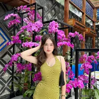 Sudah jalani karier di dunia hiburan sejak usia belia, hingga saat ini ia pun memiliki banyak penggemar setia. Terutama saat jalani syuting sinetron Dari Jendela SMP yang membuat namanya semakin populer. (Liputan6.com/IG/@its_lauramoane2)