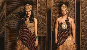 Bagaimana tidak, keduanya terlihat tampil totalitas saat memakai baju adat Papua. Terlebih, keduanya juga terlihat melukis wajah mereka sebagai salah satu karakteristik masyarakat Papua. (Liputan6.com/IG/@riomotret)