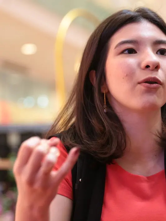 Meskipun sudah cukup lama menjalin kasih dengan sang pacar, namun Shaloom Razade, putri sulng Wulan Guritno ini belum siap untuk menikah muda. Cita-cita dan kesuksesan berkarier masih ingin terus dicapai oleh Shaloom. (Adrian Putra/Bintang.com)