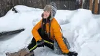 Mantan kekasih Verrel Bramastya ini tengah menikmati liburannya di Swiss. Tak lupa, wanita 20 tahun ini berkunjung di pegunungan Mont Blanc. Berjaket kuning dengan topi hangat, Natasha Wilona menikmati dinginnya salju. (Liputan6.com/IG/natashawilona12)