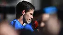 Fernando Gago berbicara kepada pers saat sesi latihan di markas Federasi Sepak Bola Spanyol (RFEF) di Las Rozas, Madrid pada 6 Desember 2018. Gago memenangi dua gelar La Liga bersama Real Madrid dan tampil memperkuat timnas Argentina pada Piala Dunia 2014 dan Olimpiade 2008. (GABRIEL BOUYS/AFP)