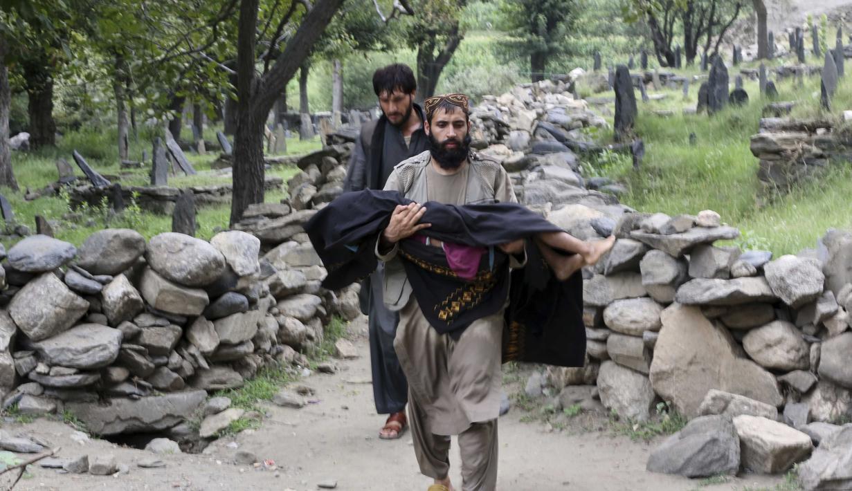 Juru bicara pemerintah Taliban, Zabihullah Mujahid pada Senin (1/9/2025) mengungkap korban jiwa akibat gempa Afghanistan melonjak menjadi sekitar 800 orang. (AP Photo/Wahidullah Kakar)