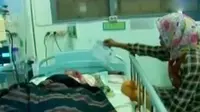 VIDEO: Balita Terjatuh Masuk Wajan Berisi Minyak Panas
