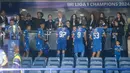 Pemain Persib Bandung mendapat medali saat pesta juara BRI Liga 1 2024/2025 di Stadion Gelora Bandung Lautan Api, Sabtu (24/5/2025) sore WIB. (Bola.com/M Iqbal Ichsan)