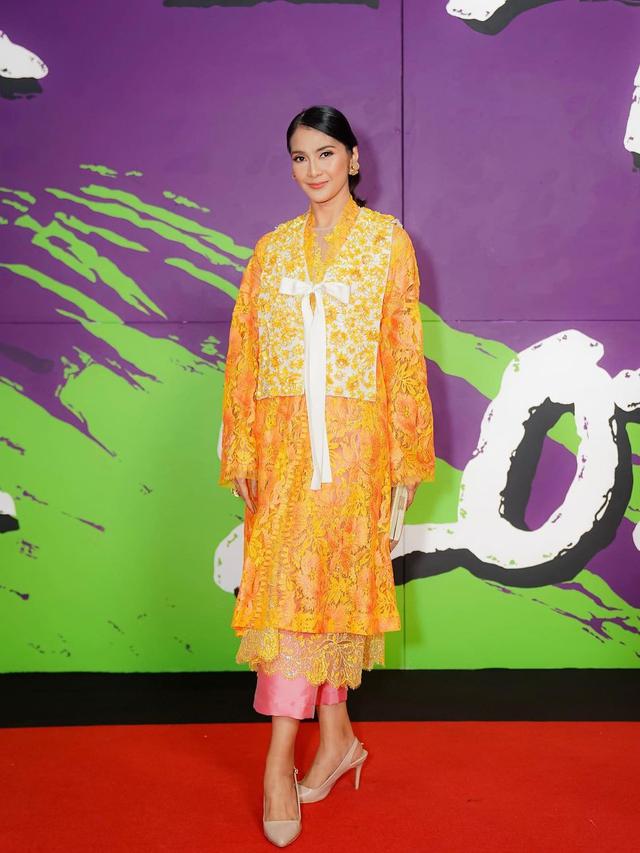 Inspirasi kebaya pesta dari artis