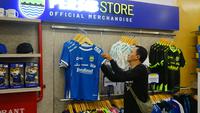 Persib Store kembali membuka gerai baru. Kali dibuka di Lantai 2 Griya Plaza Sumedang, Jalan Mayor Abdurahman No. 163, Kabupaten Sumedang,