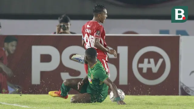 Foto: Fabiano Beltrame Gagal Eksekusi Penalti, Persis Solo Ditahan Imbang Tanpa Gol di Laga Pembuka Piala Presiden 2022