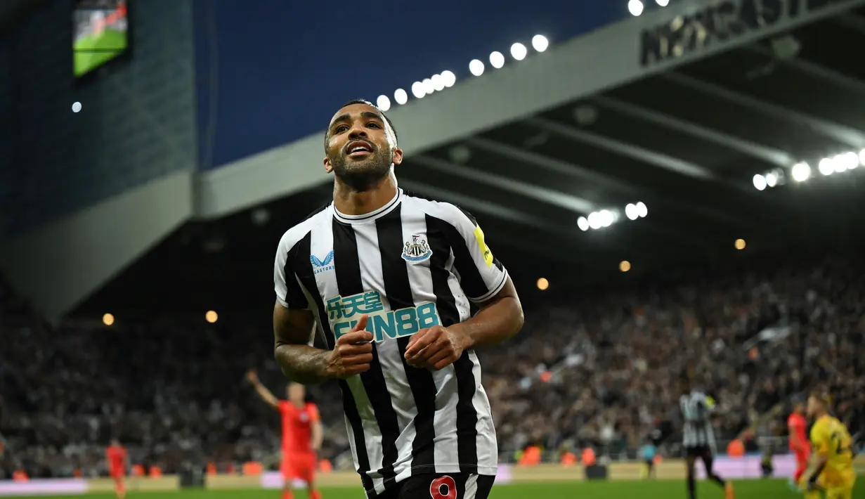 Kemenangan ini membuat Newcastle kukuh di posisi ketiga klasemen Liga Inggris dengan 69 poin dari 36 laga. (AFP/Oli Scarff)