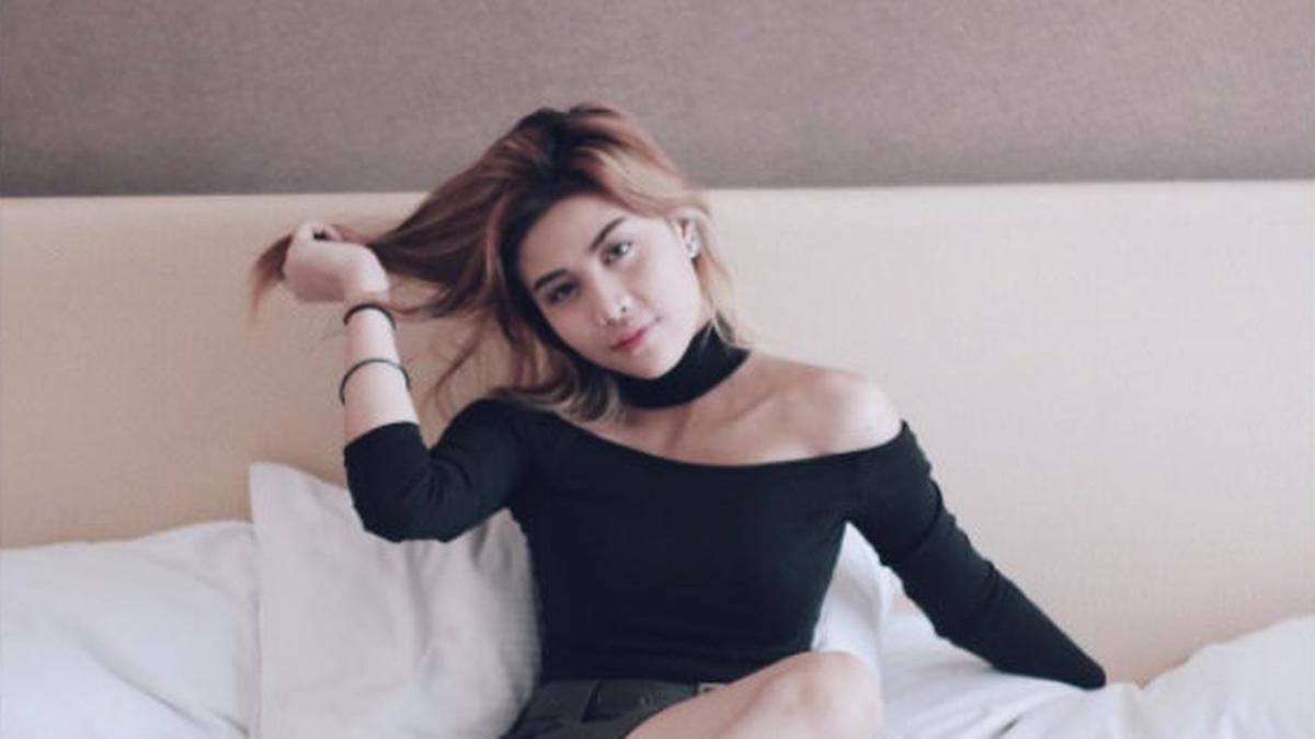 Er xotiniga uchlik beradi