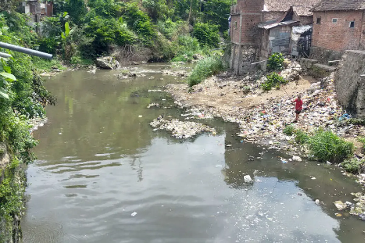 Saatnya Menyelamatkan Sungai Brantas Dari Racun Mikroplastik