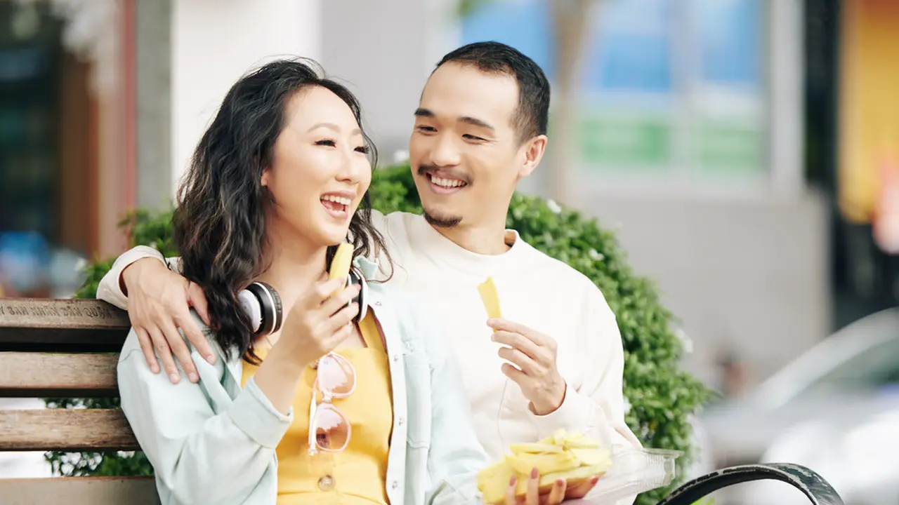 pasangan cinta