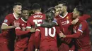 Para pemain Liverpool merayakan gol yang dicetak Philippe Coutinho ke gawang Spartak Moskow pada laga Liga Champions di Stadion Anfield, Liverpool, Rabu (6/12/2017). Liverpool menang 7-0 atas Spartak. (AP/Rui Vieira)