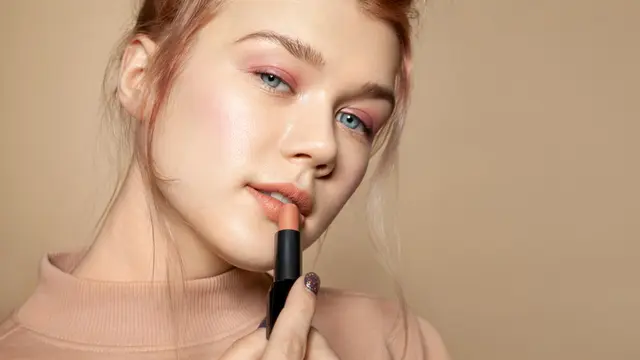 Intip Aturan Penggunaan Lipstik Nude, Biar Tampil Cantik Bebas Pucat