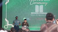 Wakil Presiden Ma'ruf Amin meresmikan pemasangan atap atau Topping Off Menara Syariah, yang menjadi bagian dari Pusat Keuangan Syariah Internasional di Pantai Indah Kapuk (PIK) 2, di Jakarta, Selasa.