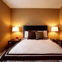 Kamar tidur yang kecil enggak jadi masalah lagi buat kamu yang mendambakan kamar yang luas. 