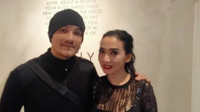 [Fimela] Romy Rafael dan istri