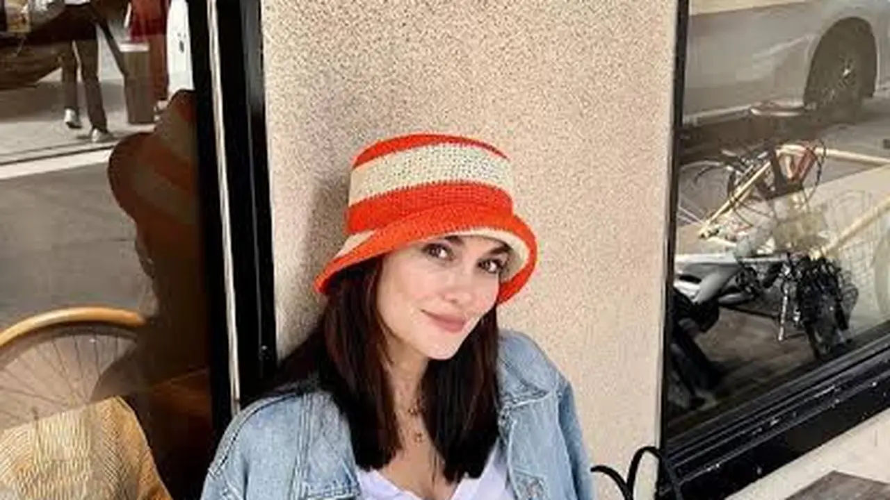 Inspirasi padu padan jaket jeans ala Luna Maya (Instagram/@lunamaya)