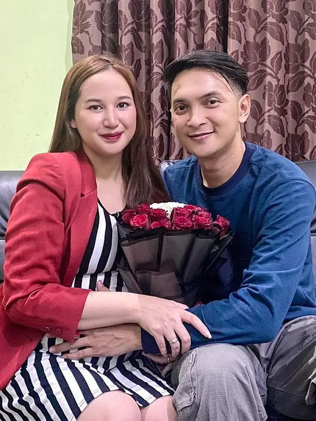 Potret Reiner Manopo dan Adisty Juniar Umumkan Kehamilan, Masuki Trimester Ketiga