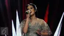 Penyanyi Raisa saat menyanyikan lagu di malam puncak HUT SCTV ke-25 di Istora Senayan, Jakarta, Senin (24/8/2015). Puluhan artis papan atas ikut meramaikan malam puncak HUT SCTV ke-25. (Liputan6.com/Helmi Fithriansyah)
