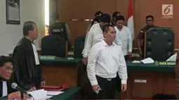 Terdakwa bos First Travel, Andika Surachman menjalani sidang lanjutan di Pengadilan Negeri Depok, Senin (5/3). Kali ini, sidang dengan agenda mendengarkan keterangan saksi tersebut menghadirkan penyanyi Vicky Shu. (Liputan6.com/Herman Zakharia)