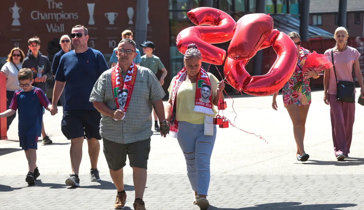 Kepergian Jota dan adiknya meninggalkan kesedihan mendalam bagi keluarga, teman-teman, fans hingga rekan setim di Liverpool. (AP Photo/Ian Hodgson)