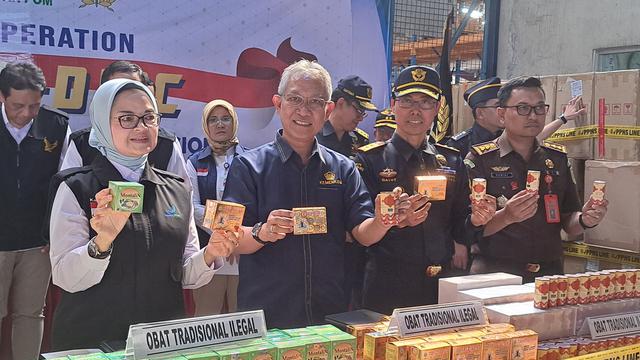 BPOM dan Bea dan Cukai Tegah 430 Karton Obat Tradisional Ilegal yang Akan Diekspor ke Uzbekistan