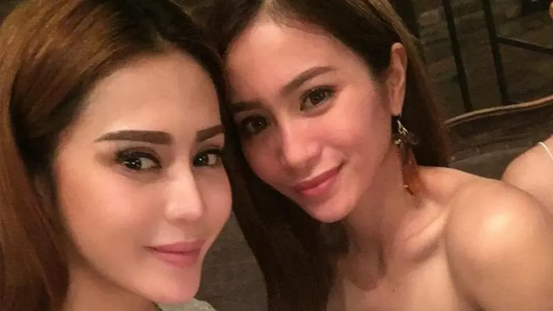 Bunga Zainal dan Vicky Zainal