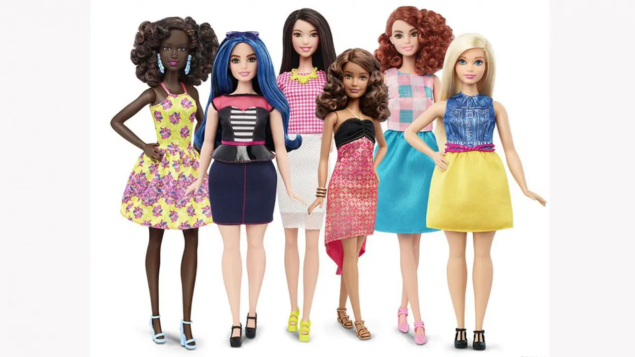 Para Barbie Ini Catwalk di New York Fashion Week