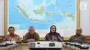 Komisioner KPU RI, Evi Novida Ginting (ketiga kiri) saat memberi keterangan terkait pernyataan sikap KPU RI terhadap putusan DKPP di Gedung KPU RI, Jakarta, Kamis (19/3/2020). Evi Novida Ginting menyatakan keberatan dan akan mengajukan gugatan atas putusan DKPP. (Liputan6.com/Helmi Fithriansyah)
