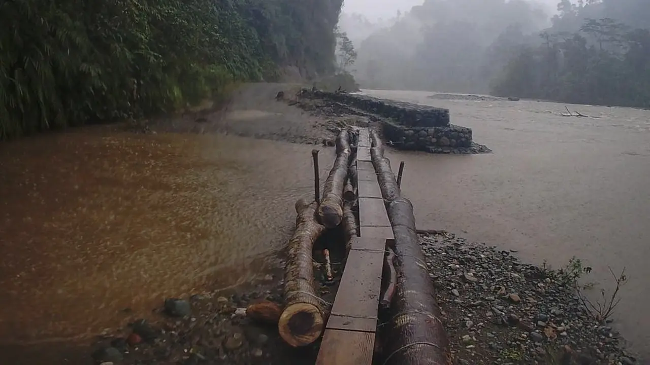Trek menuju Desa Sikundo