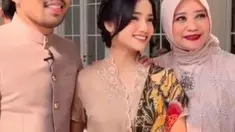 6 Potret Fuji di Acara Tedak Siten Baby Ameena, Bak Putri Keraton (Sumber: Instagram/fuji_an)