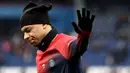 Kylian Mbappe menolak tawaran mediasi dengan mantan klubnya, Paris Saint-Germain (PSG), mengenai perselisihan mereka terkait gaji dan bonus yang belum dibayarkan. (AFP/Franck Fife)