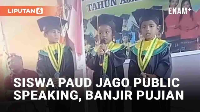 Tidak semua orang memiliki keahlian public speaking. Namun berbeda dengan siswa-siswi PAUD ini, mereka mampu berbicara di depan umum. Kemampuan ketiganya terekam saat acara perpisahan PAUD.