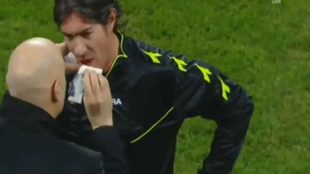 [VIDEO] Milan Menang, Wasit Berdarah