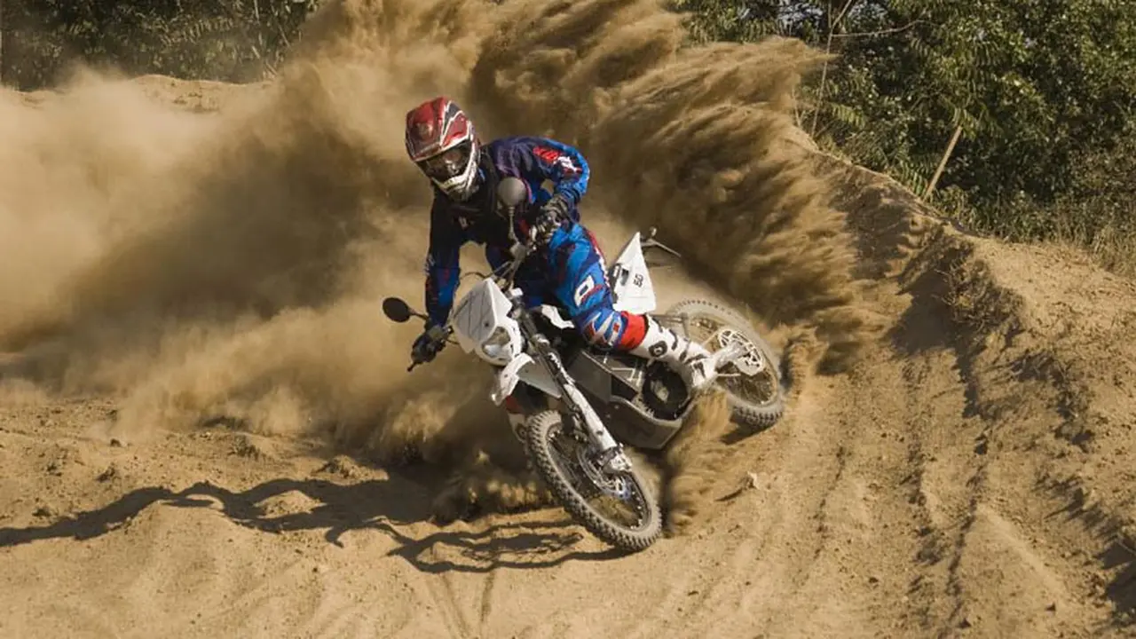Kecelakaan Crosser
