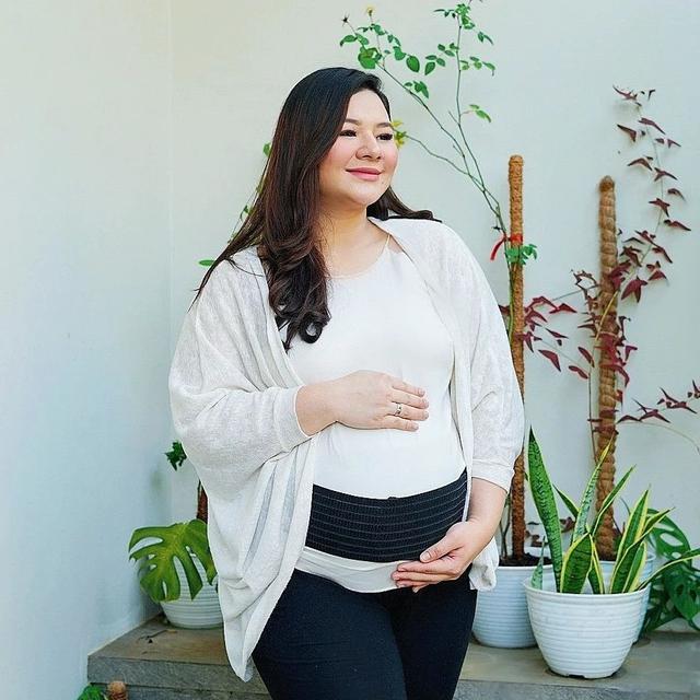Maternity Shoot Eriska Rein