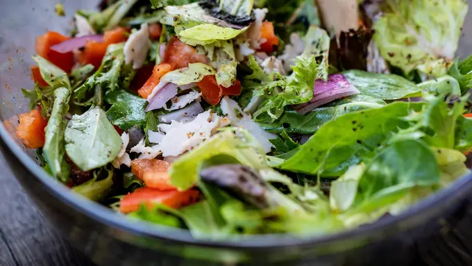 Resep Salad Teff Segar dengan Lemon Dressing yang Cocok untuk Clean Eating